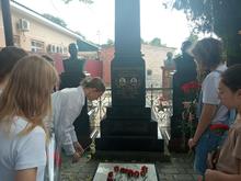 В «Малой академии» прошла патриотическая акция «ЦВЕТЫ У ОБЕЛИСКОВ»